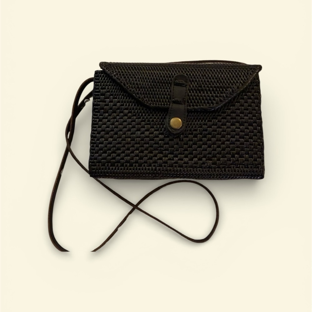 Chic Black Woven Crossbody Bag